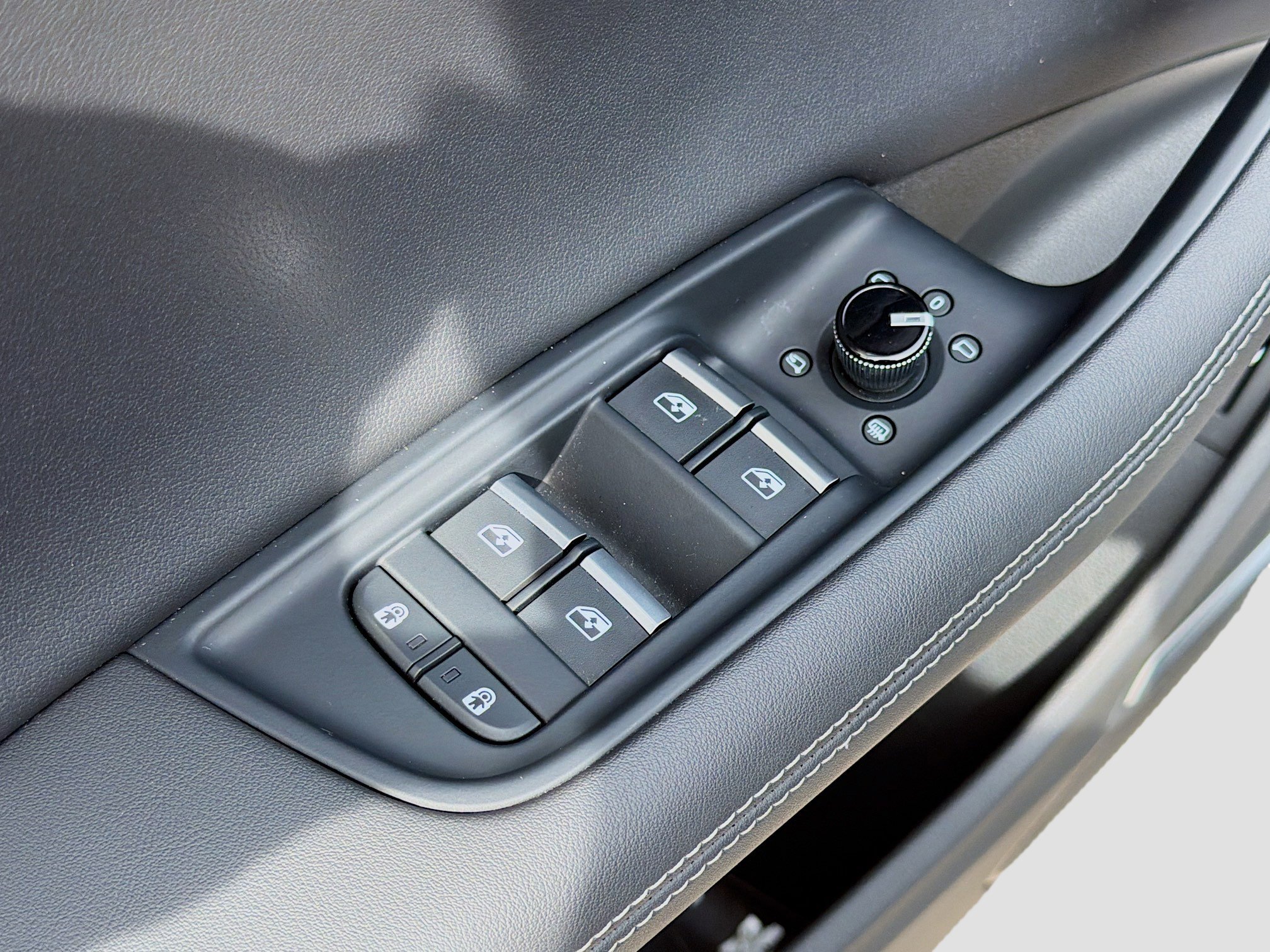 Used 2023 Audi Q8 Premium Plus AWD/4WD image 22