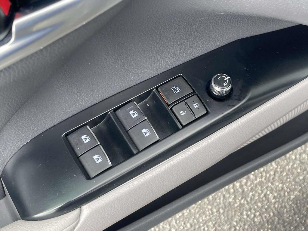 Used 2020 Toyota Camry XSE FWD image 19