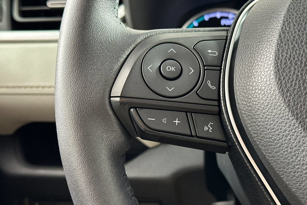 Used 2021 Toyota RAV4 XLE Premium AWD/4WD image 29