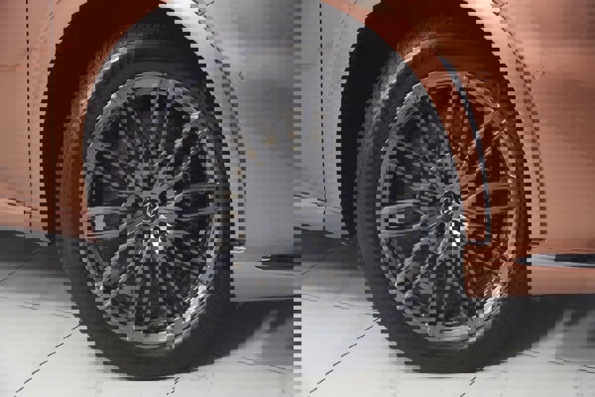 Used 2023 Lexus RX 500h F Sport image 16