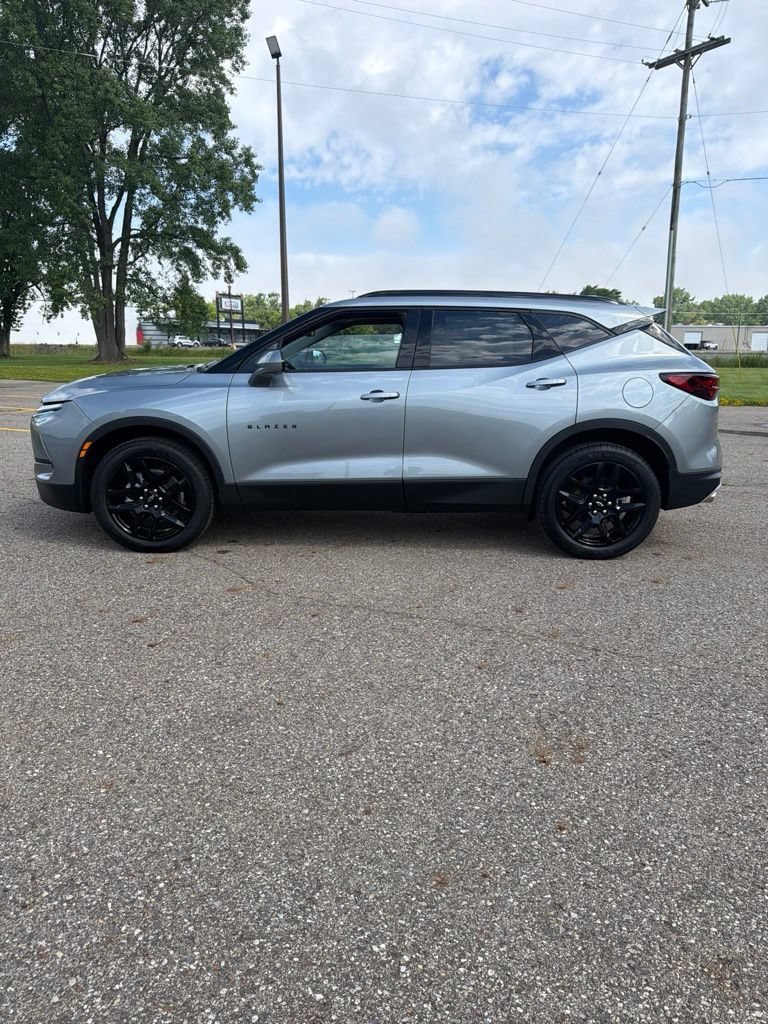 New 2026 Chevrolet Blazer LT w/ Convenience Package AWD/4WD image 8