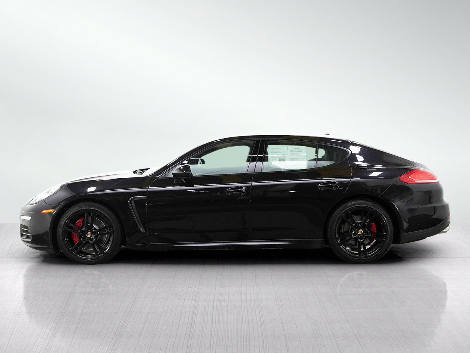 Used 2014 Porsche Panamera 4 w/ Bose Audio Package AWD/4WD image 2
