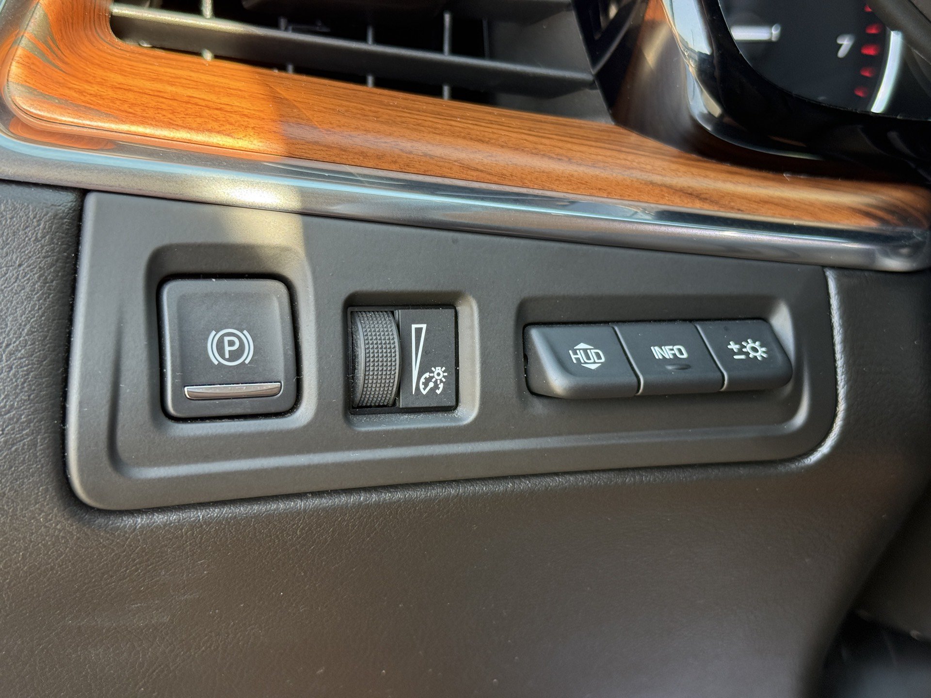 Used 2019 Cadillac XT5 Platinum AWD/4WD image 38