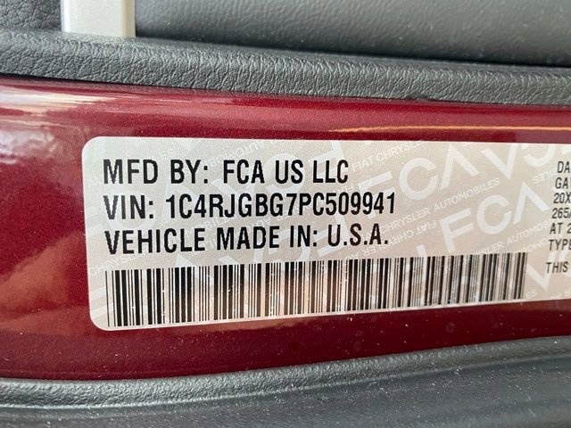 Used 2023 Jeep Grand Cherokee Limited w/ Luxury Tech Group II image 28