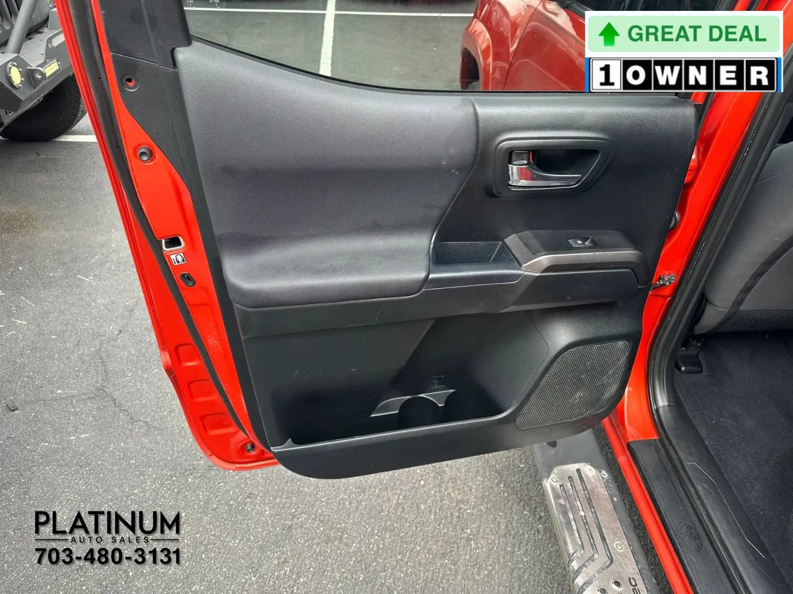 Used 2018 Toyota Tacoma TRD Sport AWD/4WD image 18