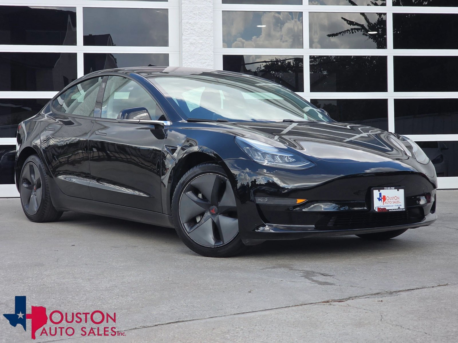 Used 2018 Tesla Model 3 Mid Range RWD image 1