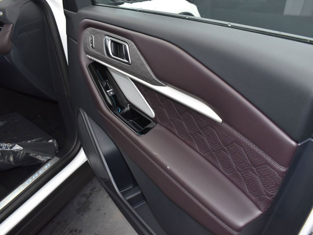 Used 2025 Ford Explorer Platinum w/ Ultimate Package image 21