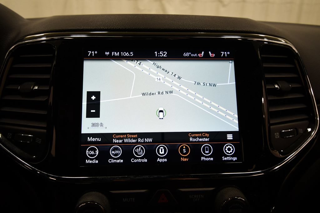 Used 2021 Jeep Grand Cherokee Altitude AWD/4WD image 24