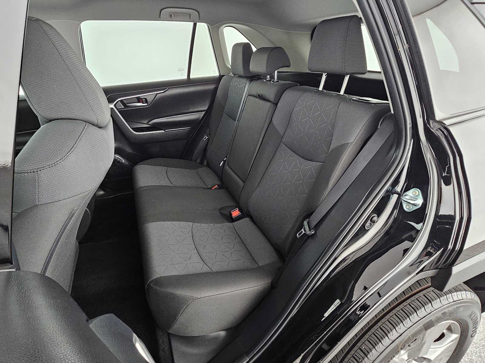 Used 2024 Toyota RAV4 XLE FWD image 17