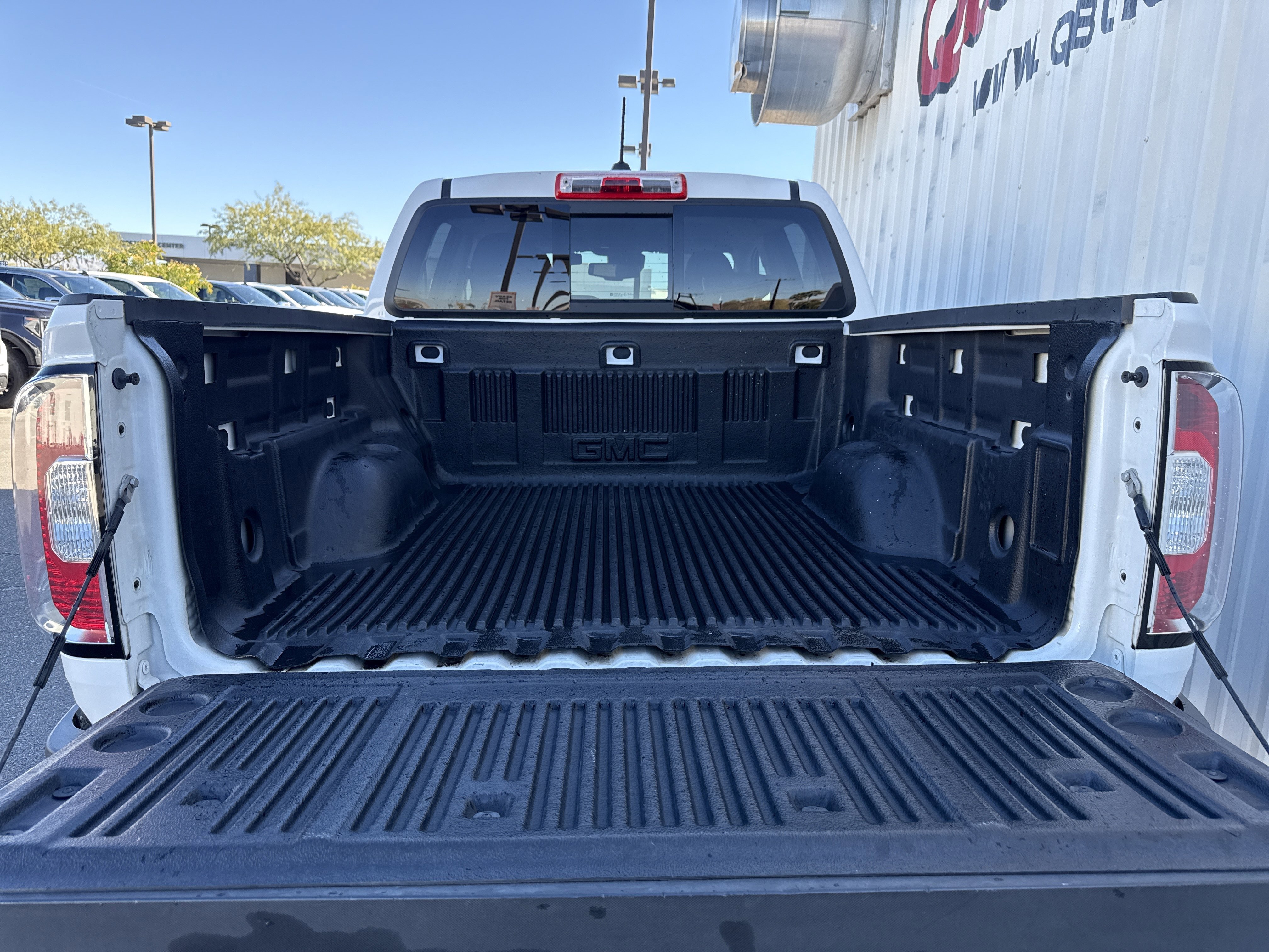 Used 2017 GMC Canyon SLT w/ Driver Alert Package image 18