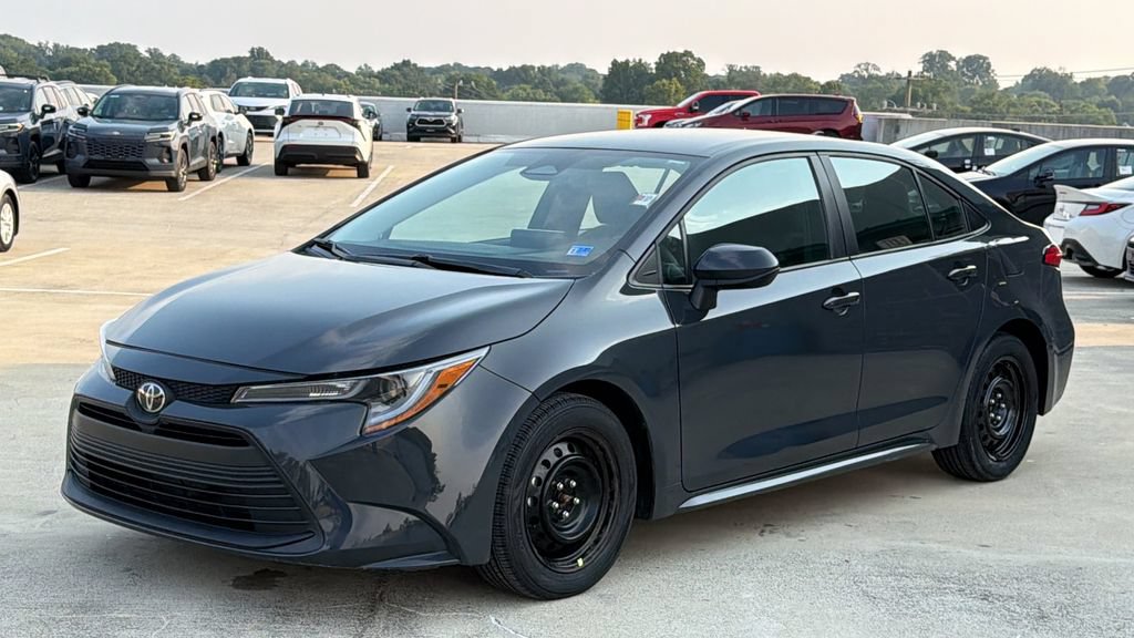 Used 2025 Toyota Corolla LE w/ Convenience Package FWD image 2