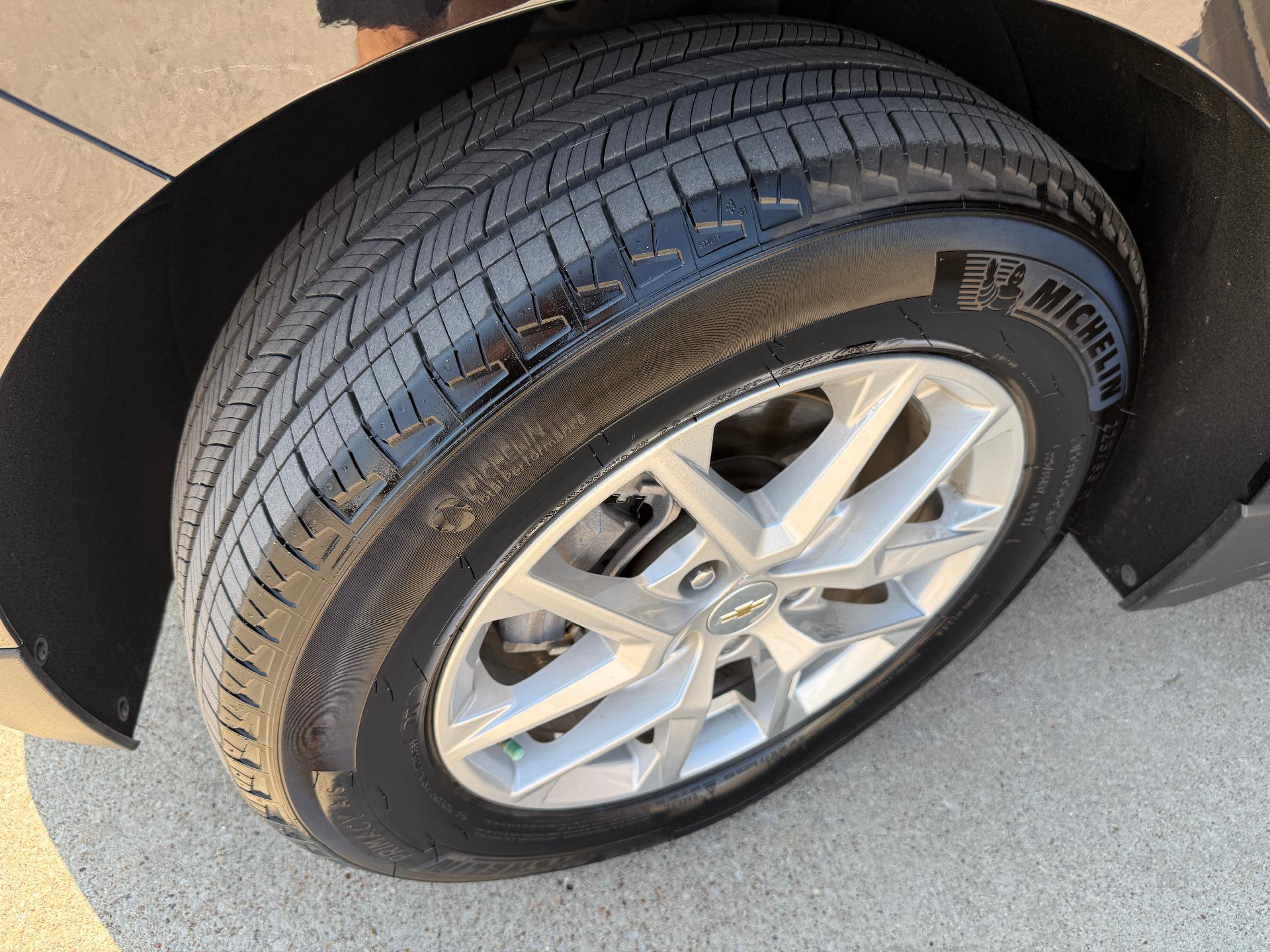 Used 2023 Chevrolet Equinox LS w/ LS Convenience Package FWD image 9