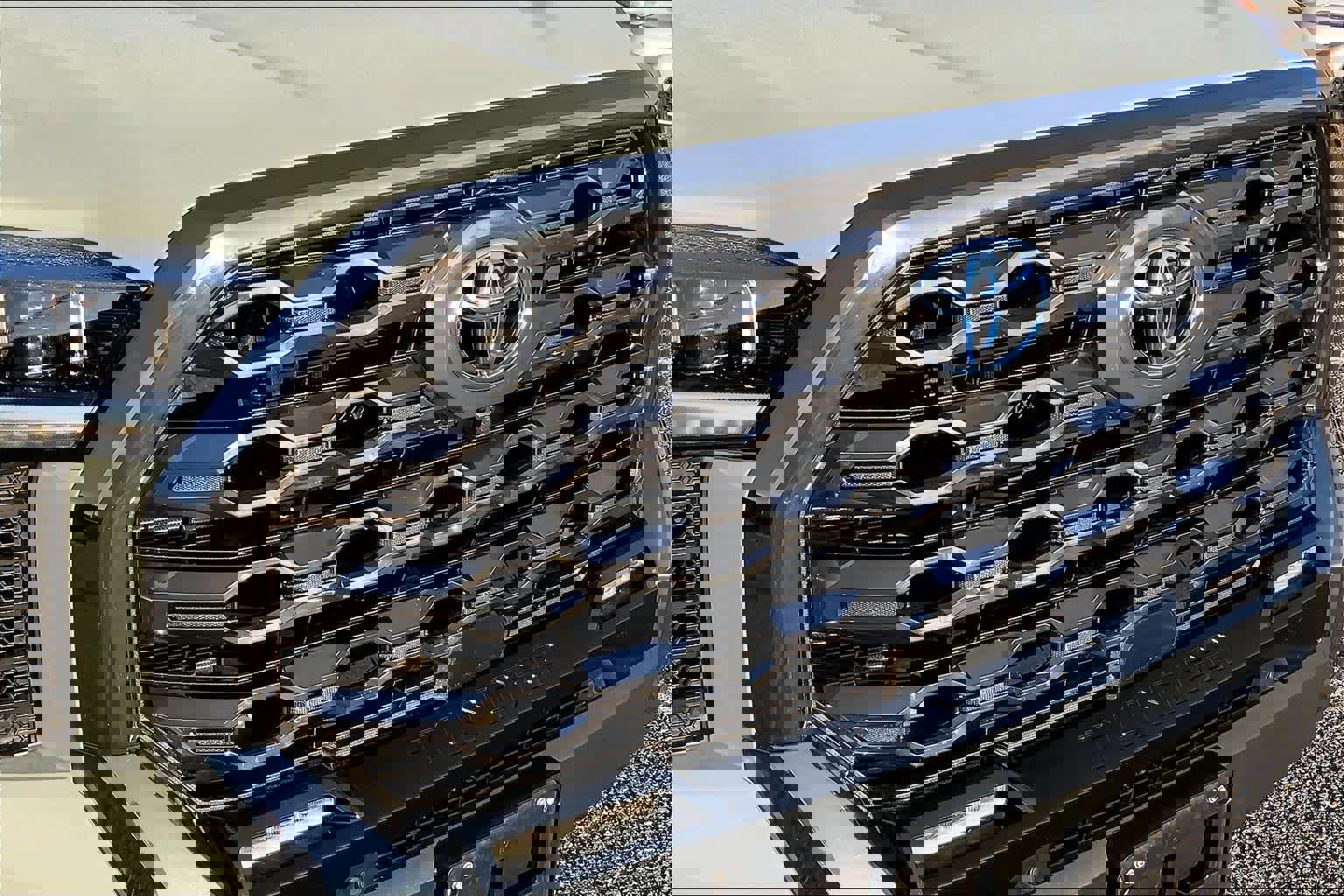 Used 2024 Toyota Tundra Platinum image 29