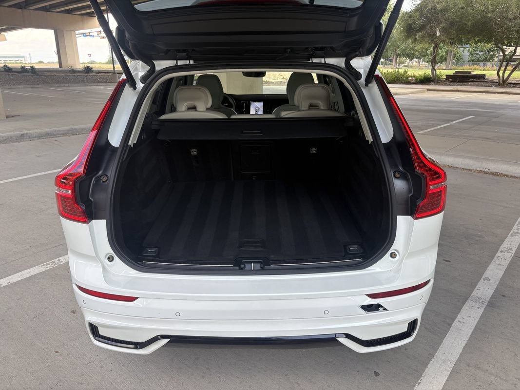 Used 2024 Volvo XC60 B5 Plus AWD/4WD image 34