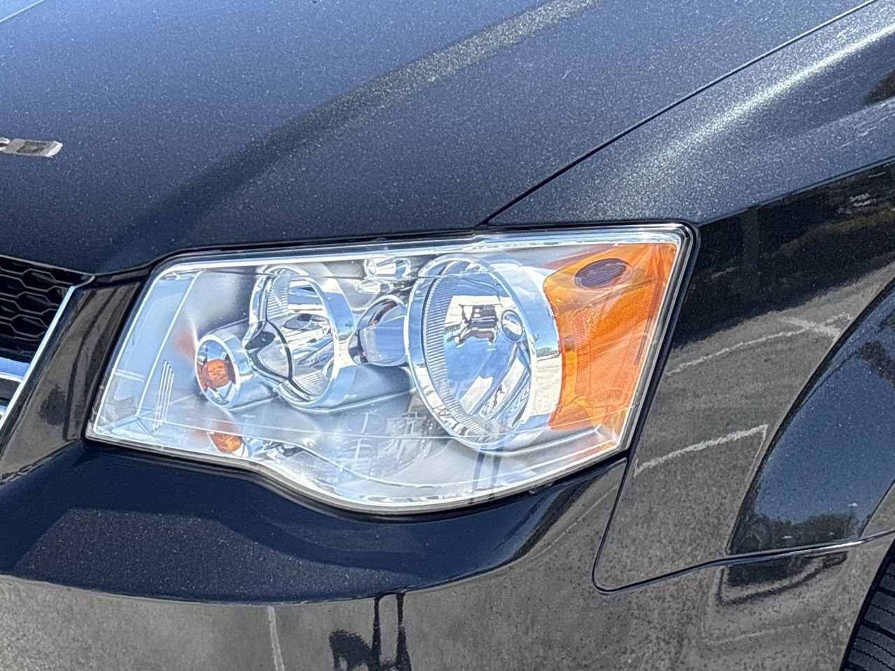 Used 2019 Dodge Grand Caravan SE w/ UConnect Hands-Free Group image 6