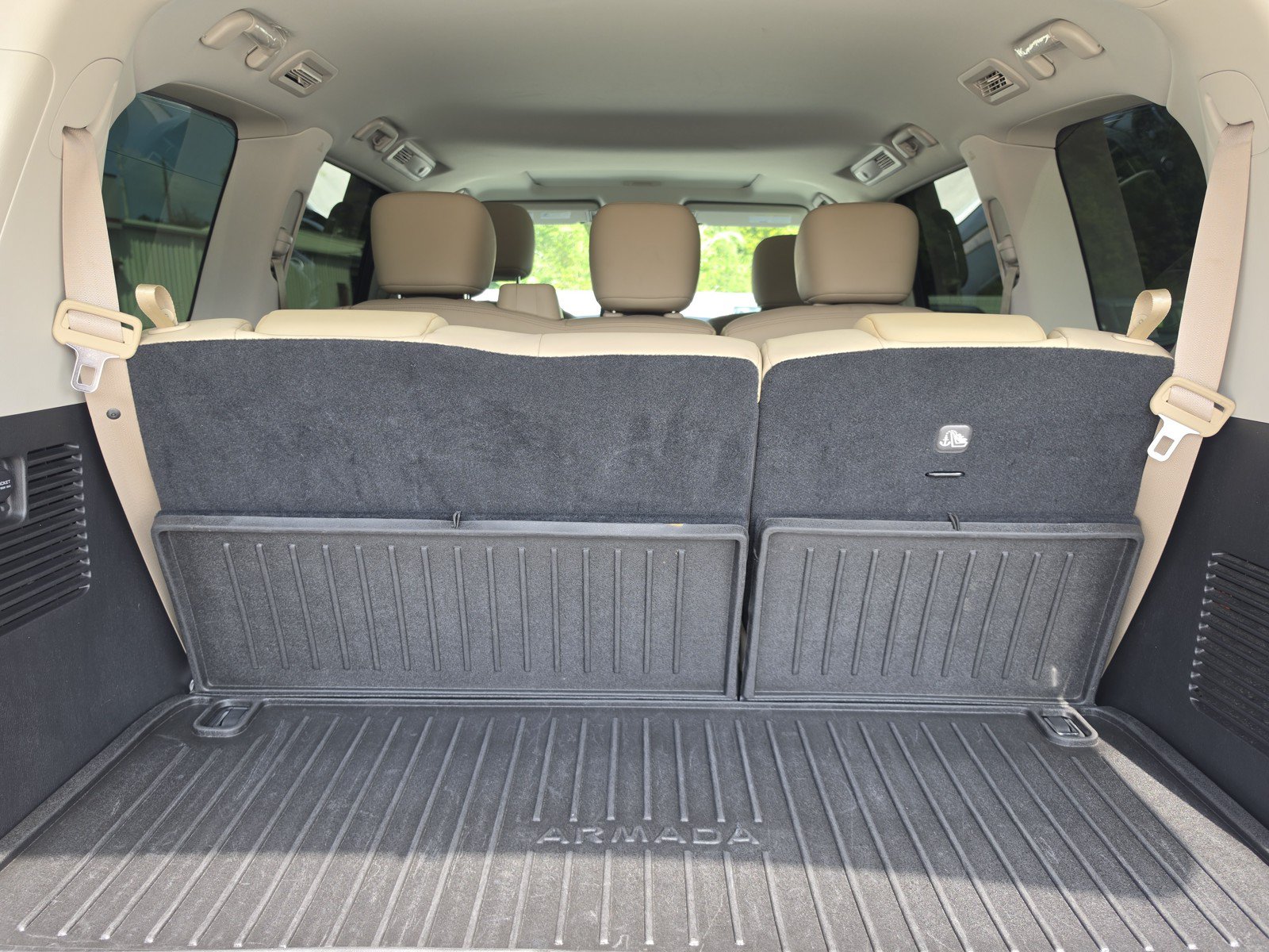 Used 2022 Nissan Armada SL RWD image 16