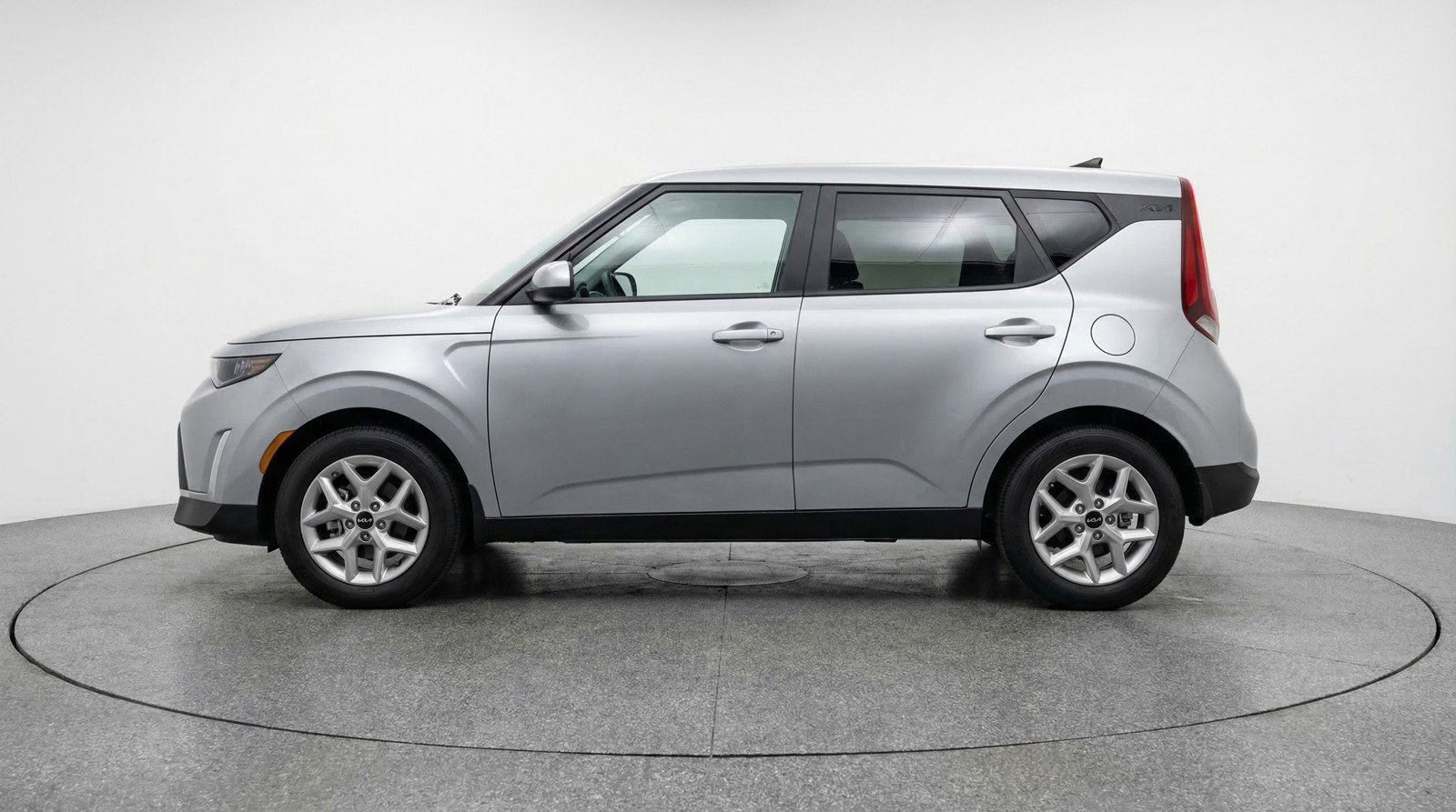 Used 2025 Kia Soul LX w/ LX Technology Package image 5