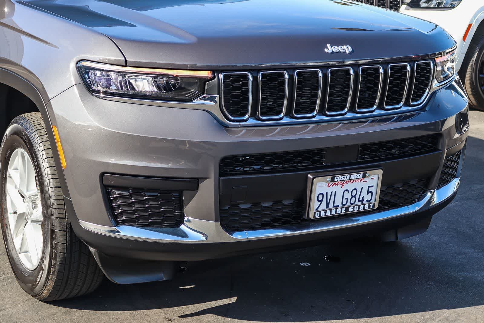 Used 2025 Jeep Grand Cherokee L Laredo RWD image 8