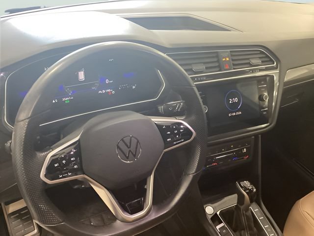 Certified 2024 Volkswagen Tiguan SE R-Line AWD/4WD image 6