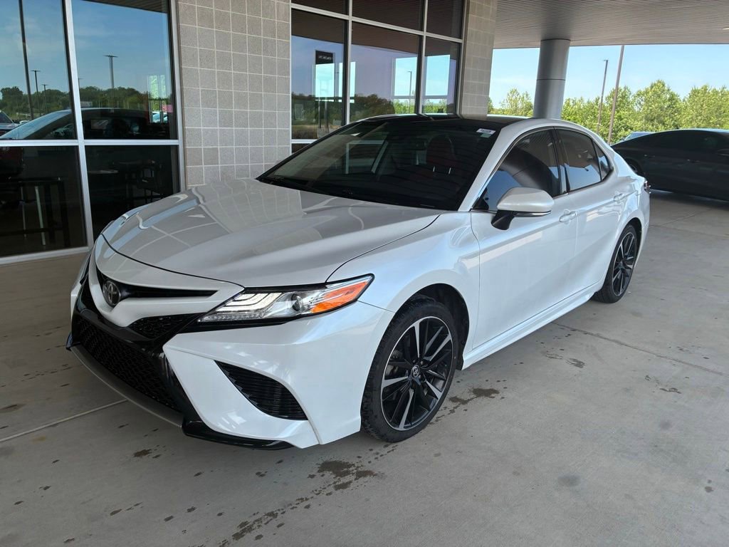 Used 2020 Toyota Camry XSE FWD image 1