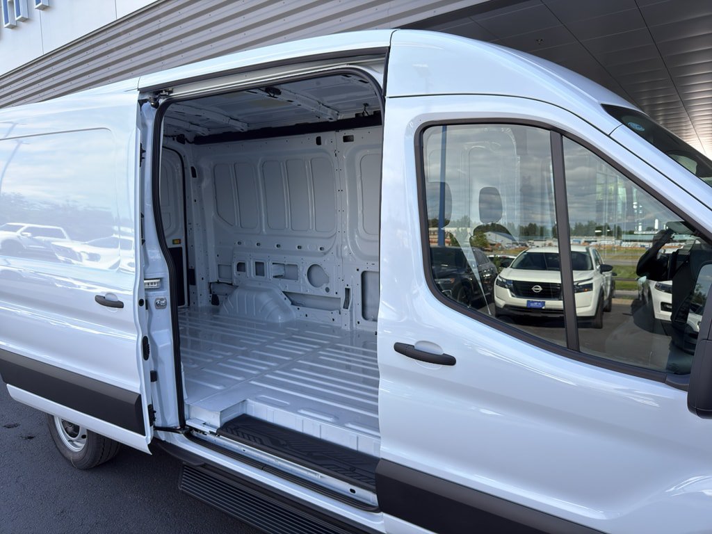 New 2026 Ford Transit 250 148 Medium Roof RWD image 11