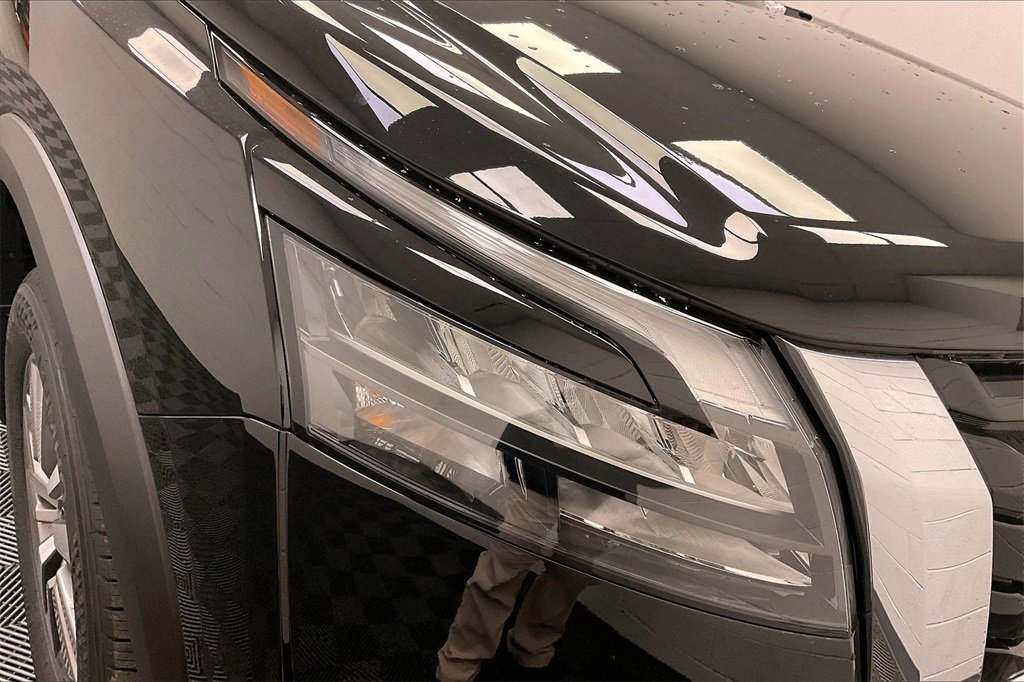 Certified 2025 Nissan Pathfinder SL image 24