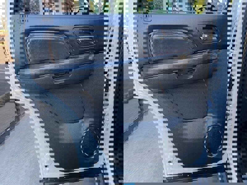 Used 2013 GMC Yukon Denali image 34