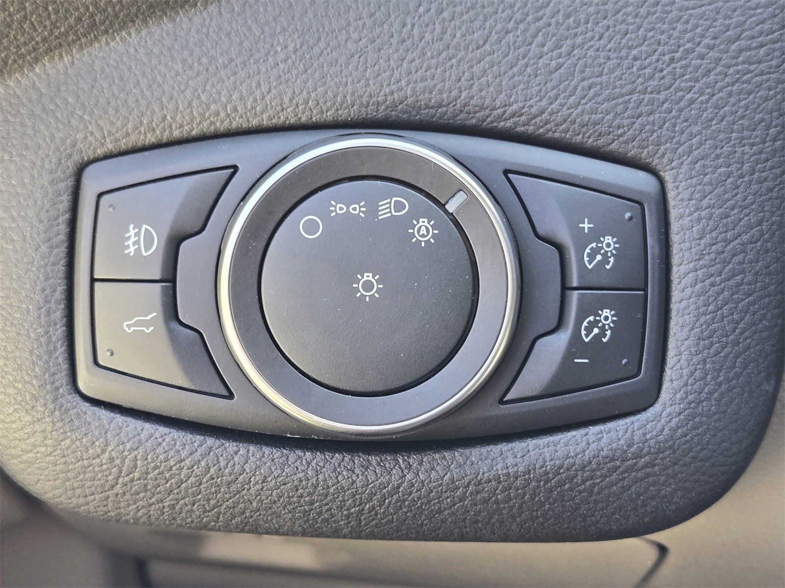 Used 2017 Ford Escape SE w/ Equipment Group 201A image 20