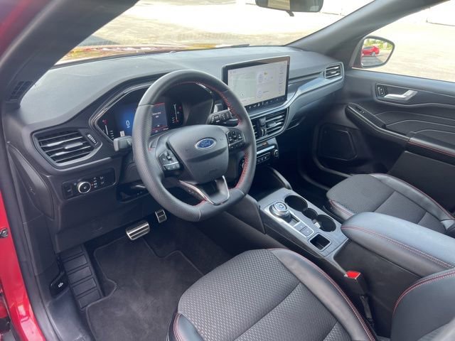 Used 2024 Ford Escape ST-Line Select w/ Tech Pack #1 AWD/4WD image 16