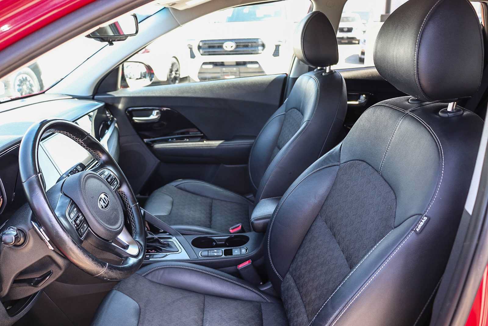 Used 2020 Kia Niro EX FWD image 18