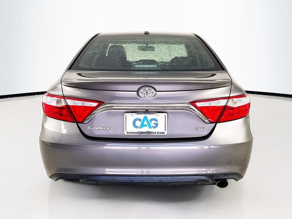 Used 2017 Toyota Camry SE w/ Moonroof Package FWD image 7