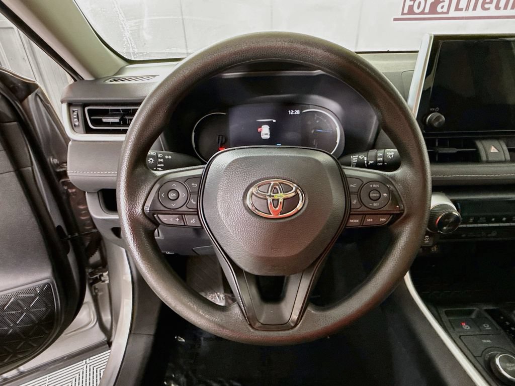 Used 2023 Toyota RAV4 XLE AWD/4WD image 19