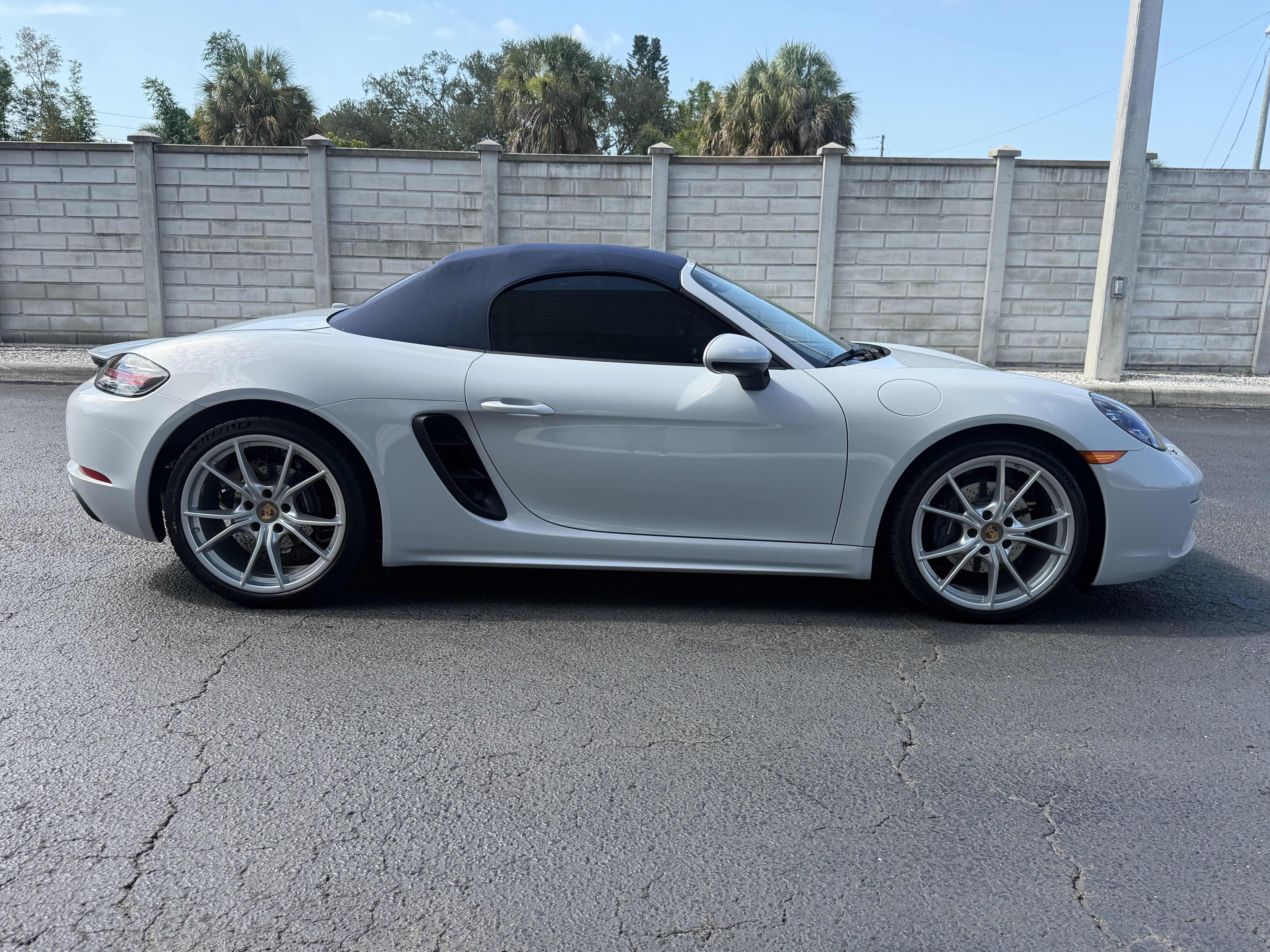 Certified 2024 Porsche 718 Boxster RWD image 7