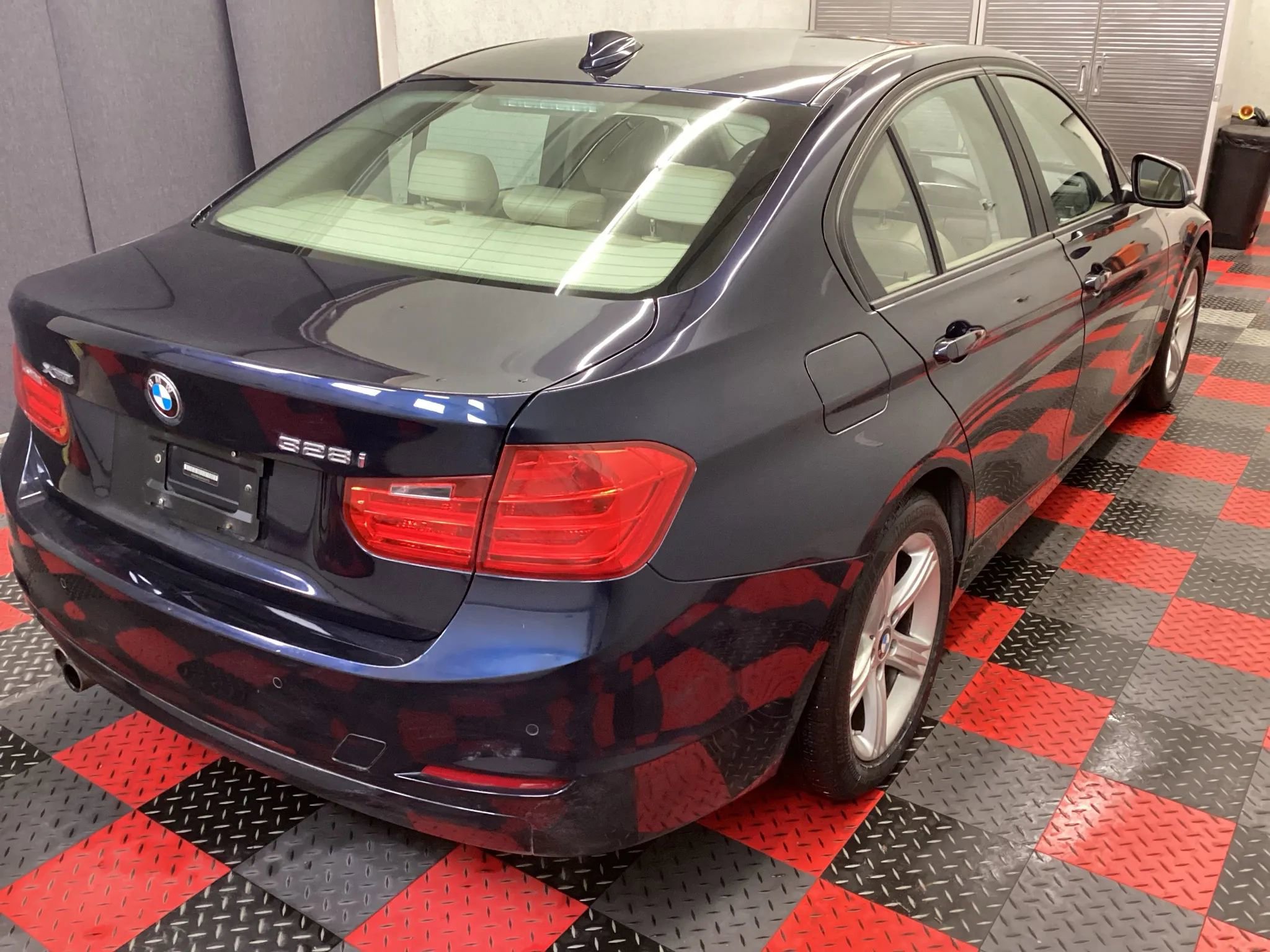 Used 2015 BMW 328i xDrive Sedan image 3