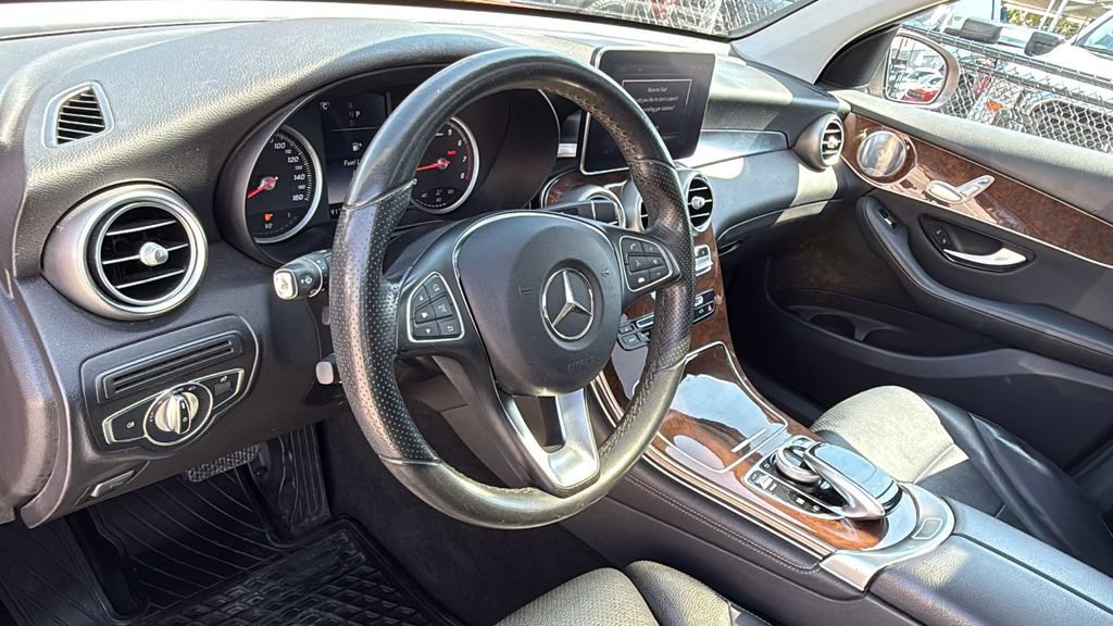 Used 2017 Mercedes-Benz GLC 300 4MATIC Coupe image 25