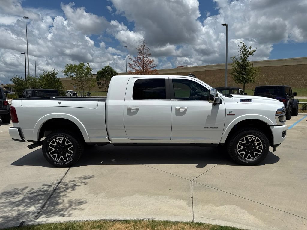 Used 2025 RAM 2500 Limited AWD/4WD image 2