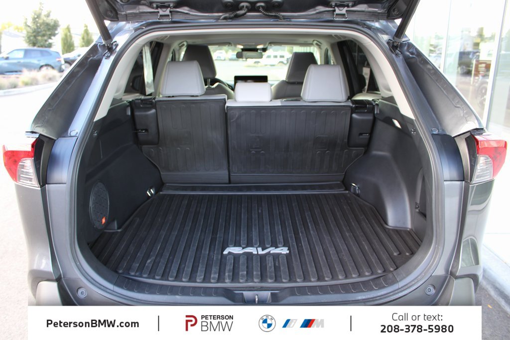 Used 2023 Toyota RAV4 XLE Premium image 12