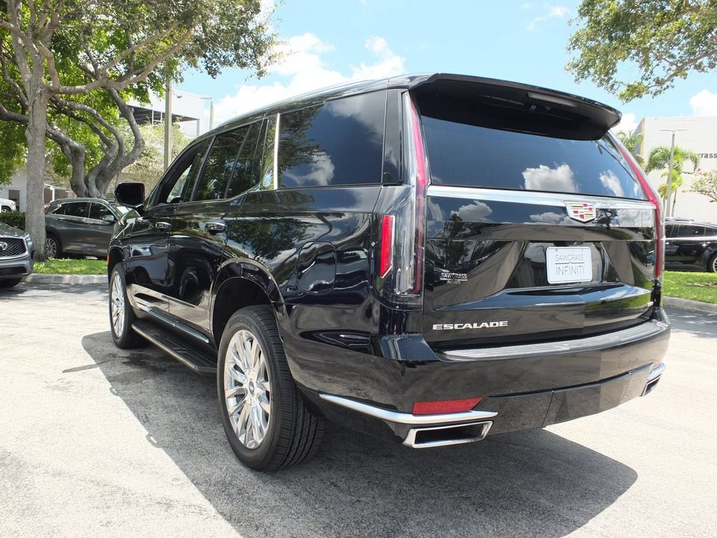 Used 2024 Cadillac Escalade Premium Luxury AWD/4WD image 12