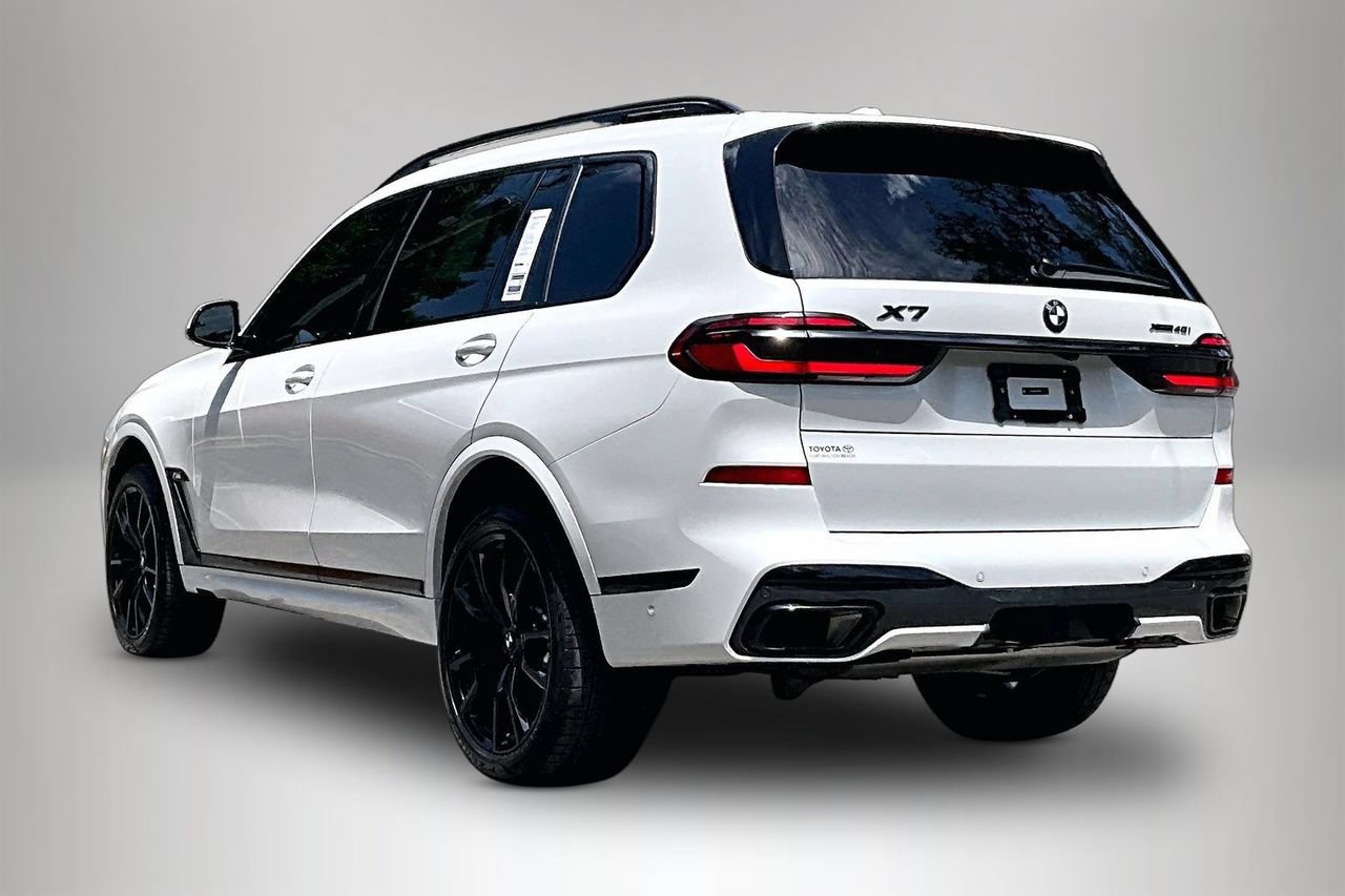 Used 2026 BMW X7 xDrive40i w/ Executive Package AWD/4WD image 4