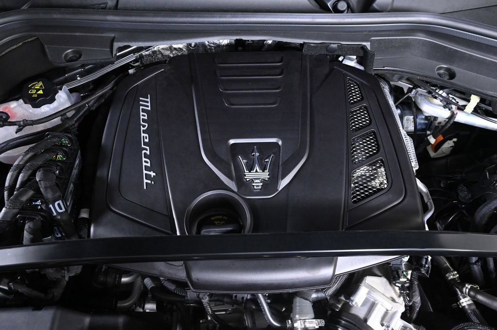 Used 2025 Maserati Grecale GT AWD/4WD image 24