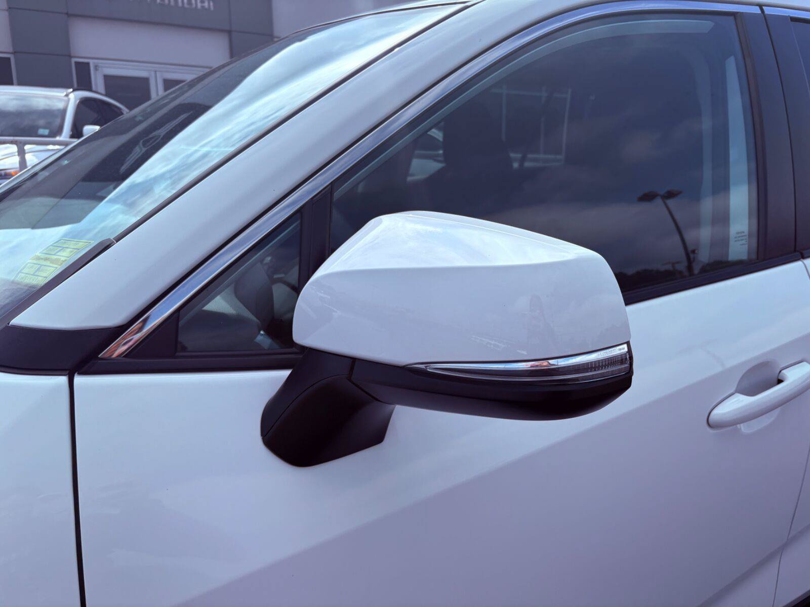 Used 2024 Toyota RAV4 XLE FWD image 16