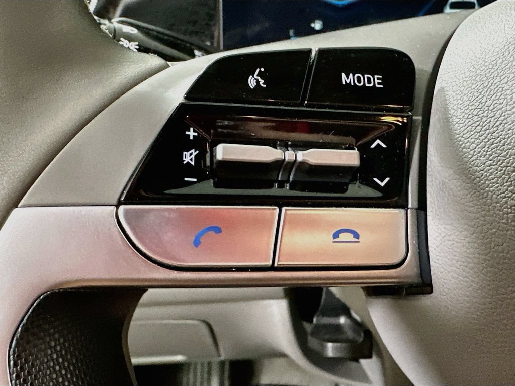 Used 2023 Hyundai Elantra SEL w/ Convenience Package FWD image 22