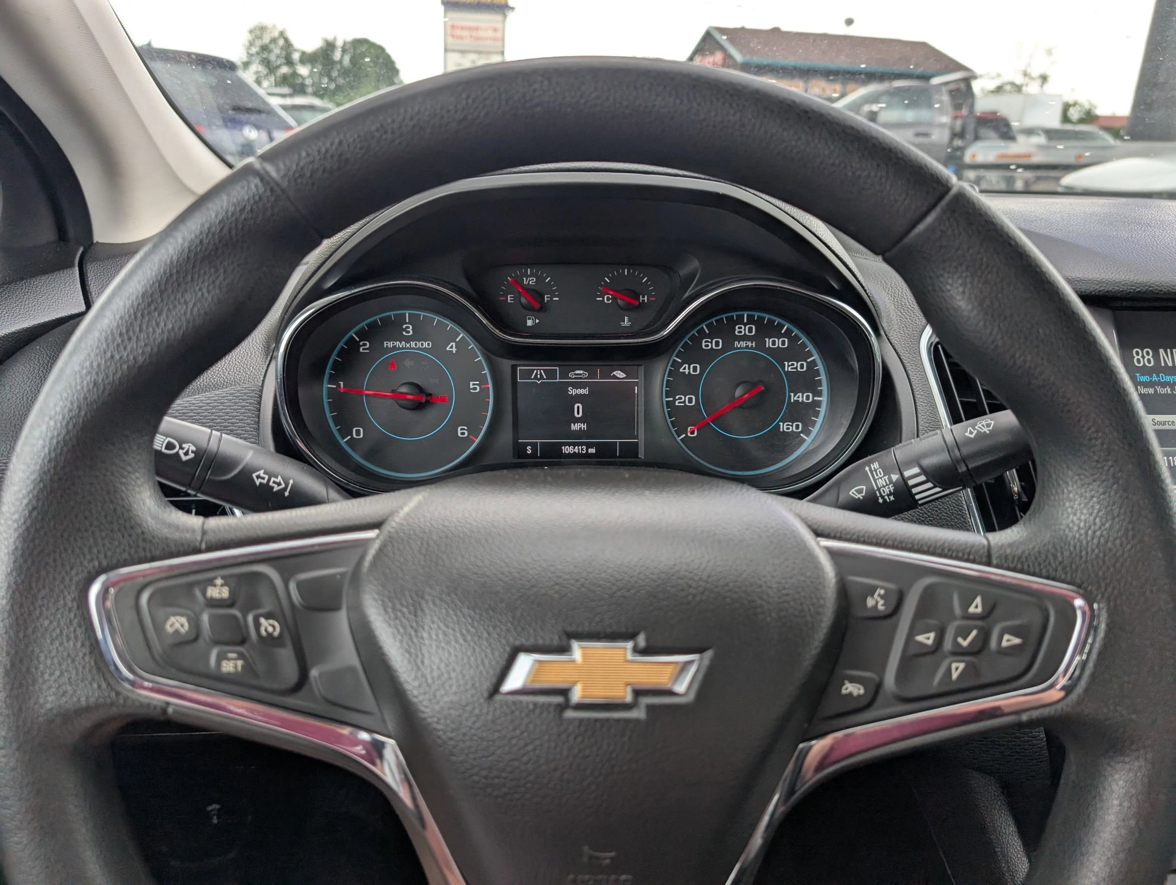 Used 2018 Chevrolet Cruze LT image 16