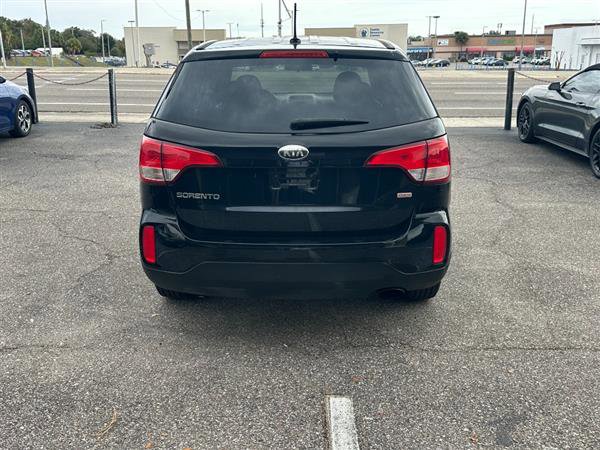 Used 2014 Kia Sorento LX image 3