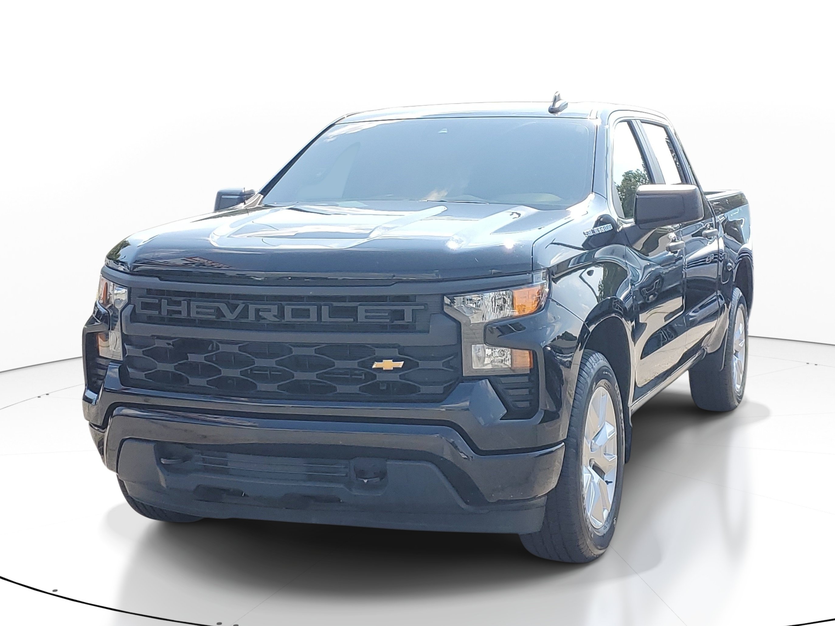 Used 2024 Chevrolet Silverado 1500 Custom RWD image 3