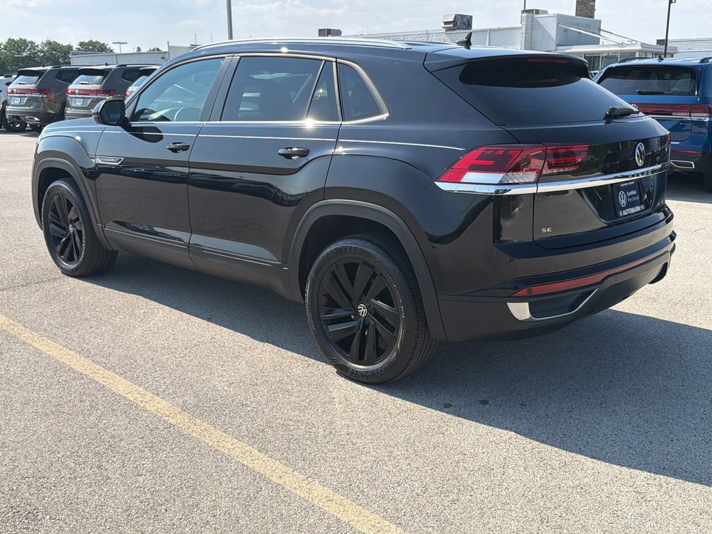 Certified 2023 Volkswagen Atlas Cross Sport SE w/ Black Wheel Package AWD/4WD image 4