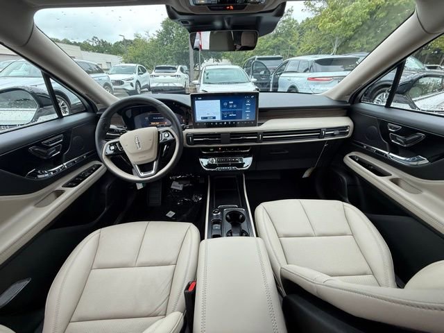 New 2025 Lincoln Corsair FWD w/ Equipment Group 101A image 8