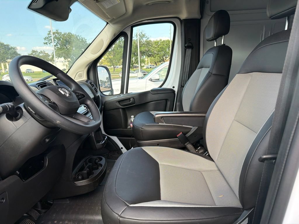 Used 2026 RAM ProMaster 2500 w/ Convenience Group FWD image 2