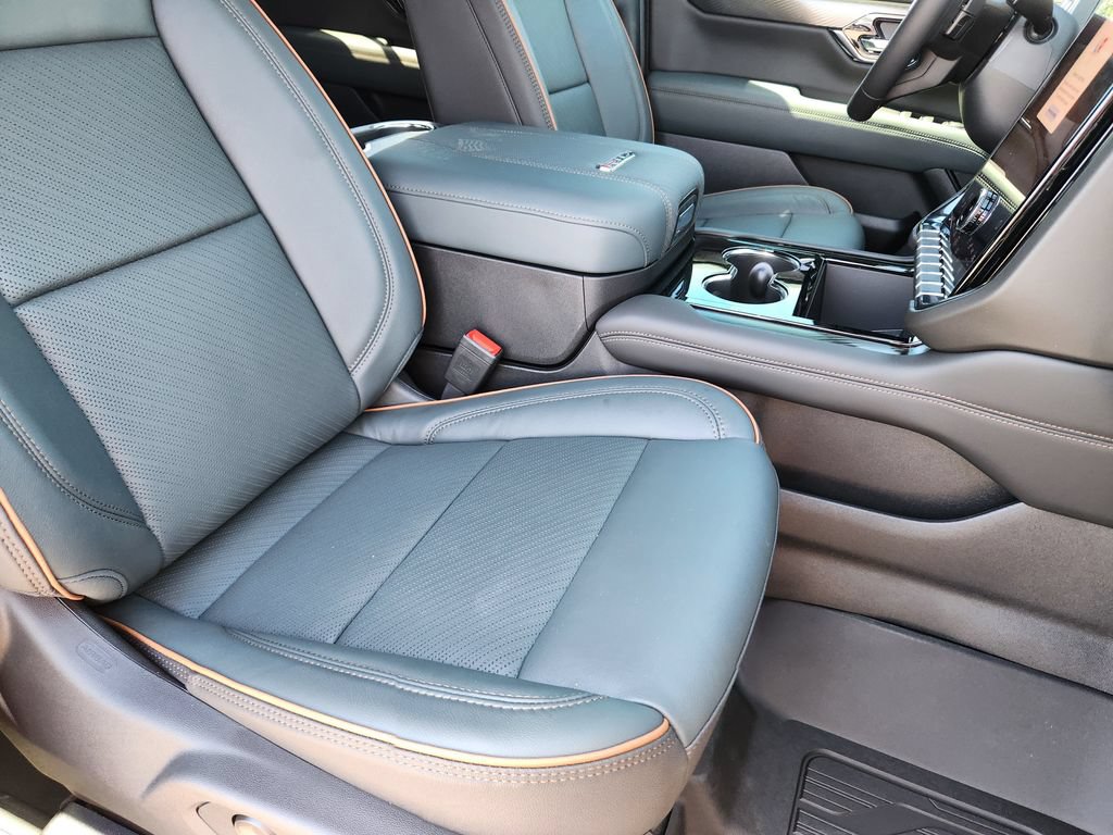 New 2026 GMC Yukon XL AT4 w/ AT4 Premium Package AWD/4WD image 15