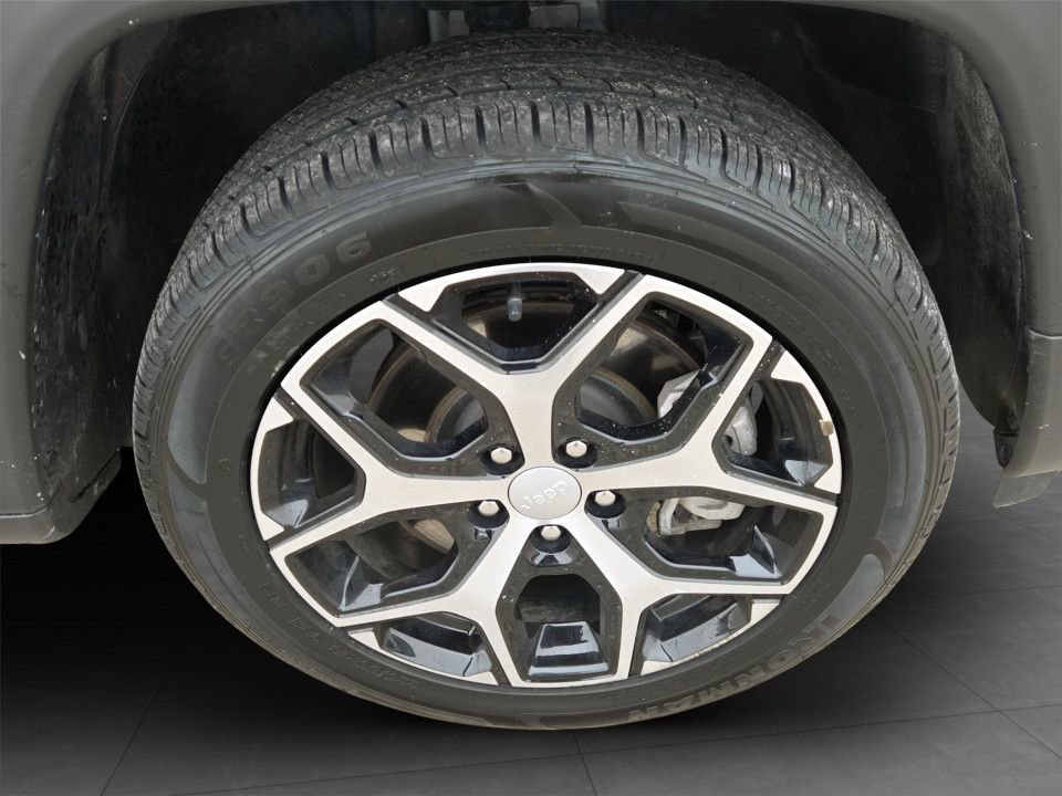 Used 2024 Jeep Compass Limited image 35